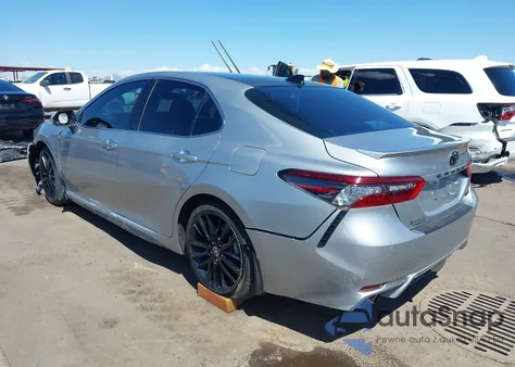 2021 Toyota Camry Xse V6 z USA, uszkodzony, nr VIN 4T1KZ1AK9MU052337